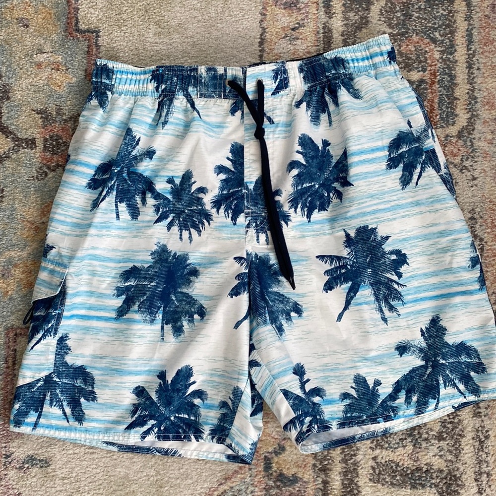 Men’s XL swim trunks